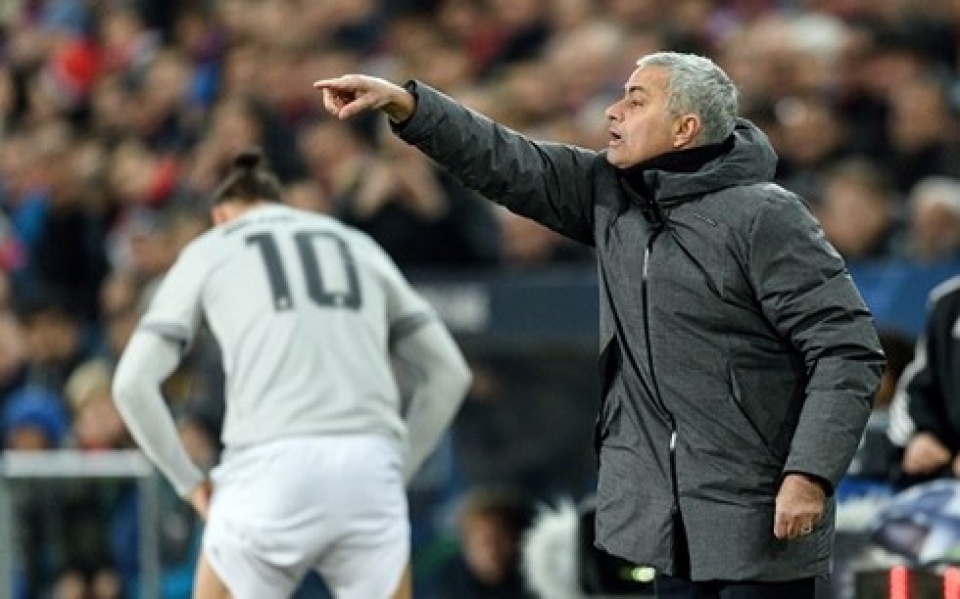 hlv mourinho noi gi sau khi mu thua cay dang truoc basel