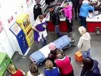 hy huu bac sy thao bo qua than cua benh nhan vi nham tuong la khoi u