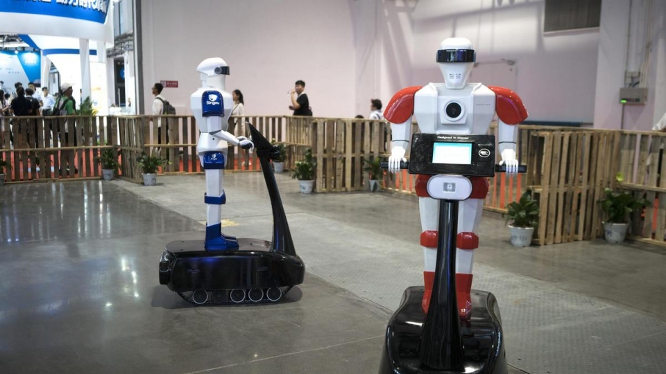 anh nhieu doanh nghiep dang tut hau vi khong ung dung ai