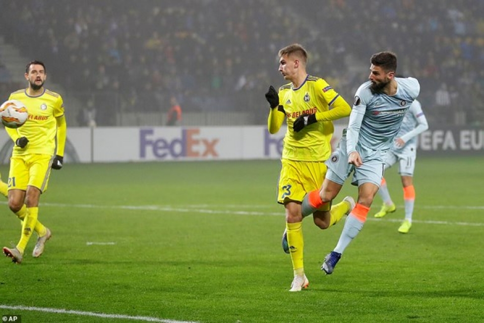 europa league arsenal chelsea thang tien vao vong knock out