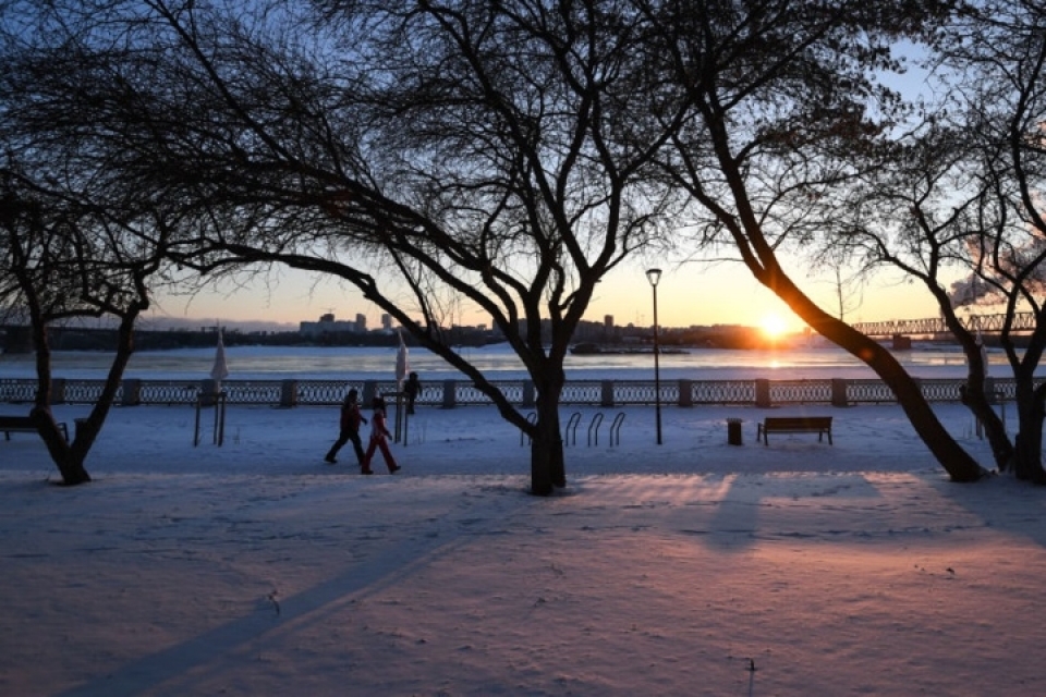 nga canh ba chua bang gia dep an tuong luc chom dong