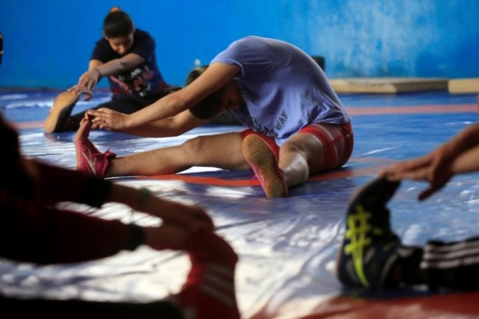 iraq cac co gai vuot qua dieu cam ky de thi dau mon vat