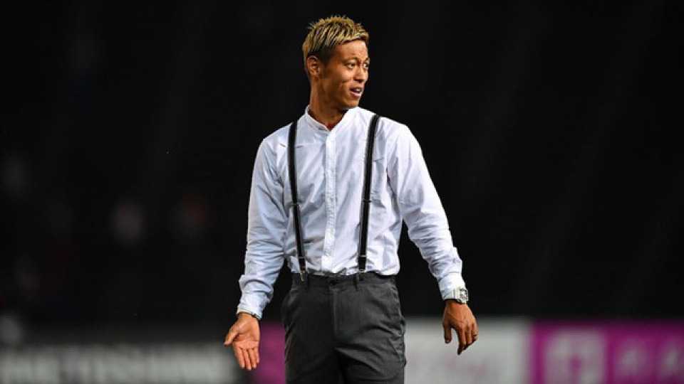 hlv keisuke honda khong sang viet nam cung doi tuyen campuchia