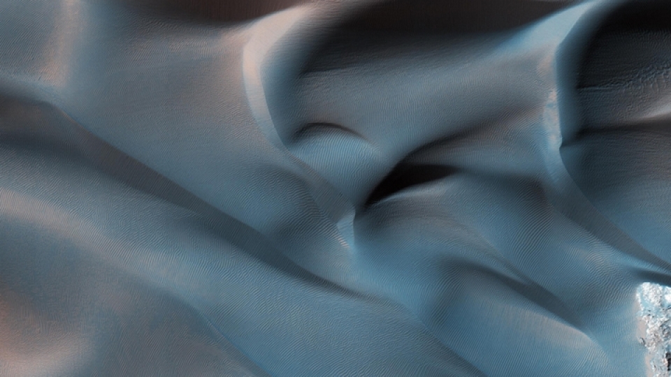 hinh anh ky thu tren be mat sao hoa