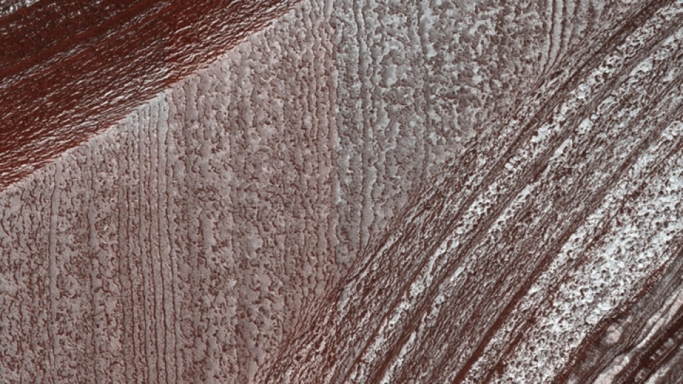 hinh anh ky thu tren be mat sao hoa