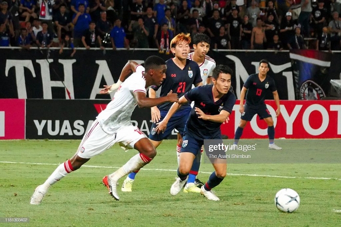 bao chi uae lo ngai doi nha thua doi tuyen viet nam