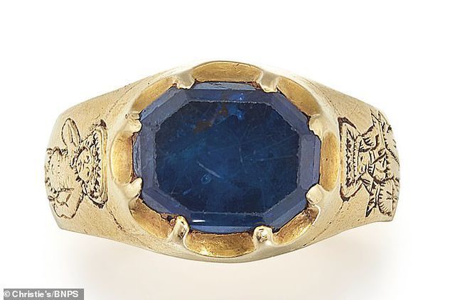 tim thay chiec nhan tri gia 15 ty dong trong khu rung cua robin hood