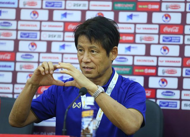 hlv akira nishino toi gap ap luc khi dau doi tuyen viet nam