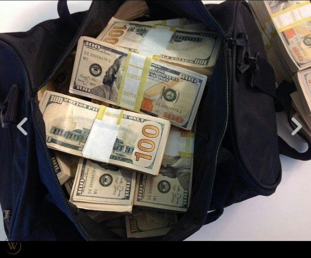 bi an nhung goi tien duoc cat giau khap lang