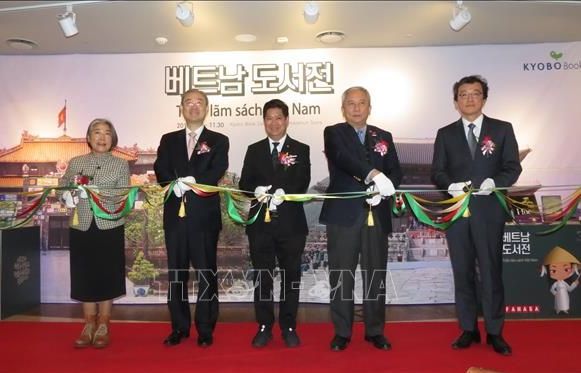 Khai trương gian hàng sách Việt Nam đầu tiên tại Hàn Quốc