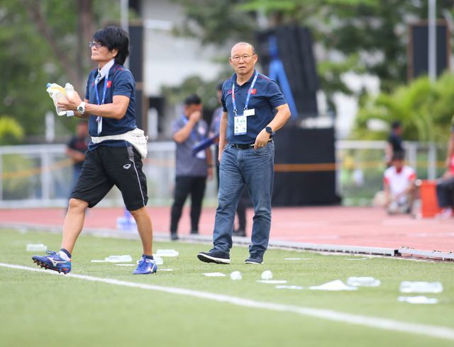 hlv park hang seo noi cau voi cau thu u22 viet nam