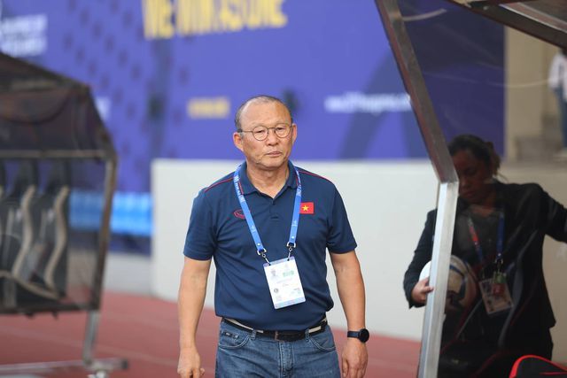 hlv park hang seo noi cau voi cau thu u22 viet nam