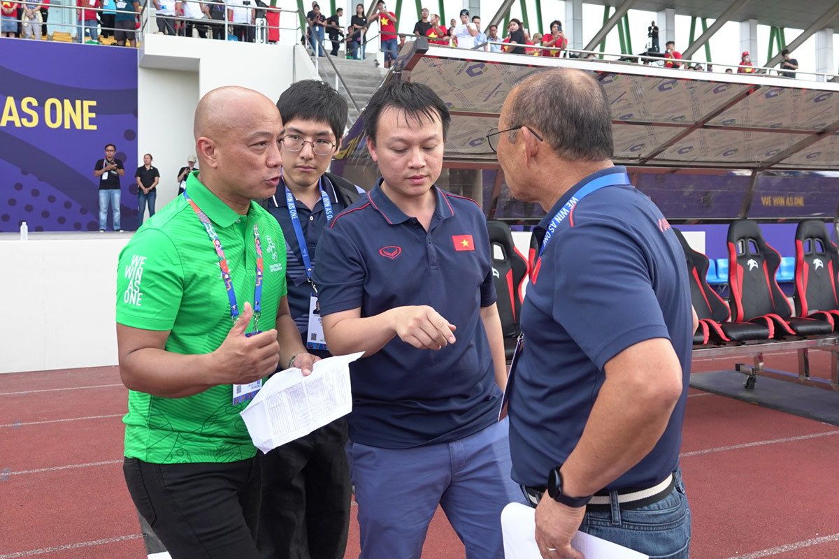 U22 Brunei tráo người, thầy Park phản ứng gắt u22 brunei trao nguoi thay park phan ung gat