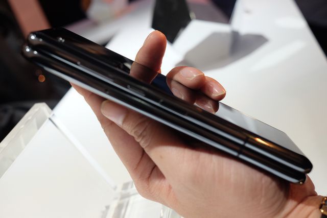 galaxy fold chinh thuc ra mat tai viet nam gia tu 50 trieu dong