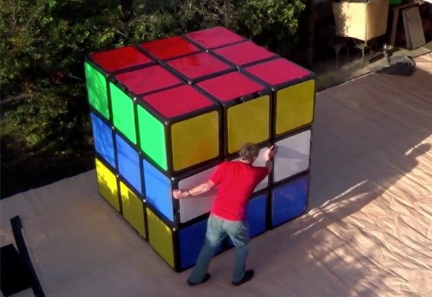 can canh thiet ke mot chiec rubic to nhat the gioi
