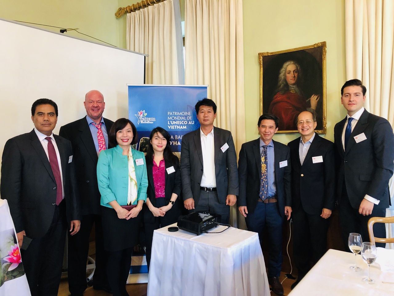 to chuc dien dan kinh doanh thanh cong tai viet nam