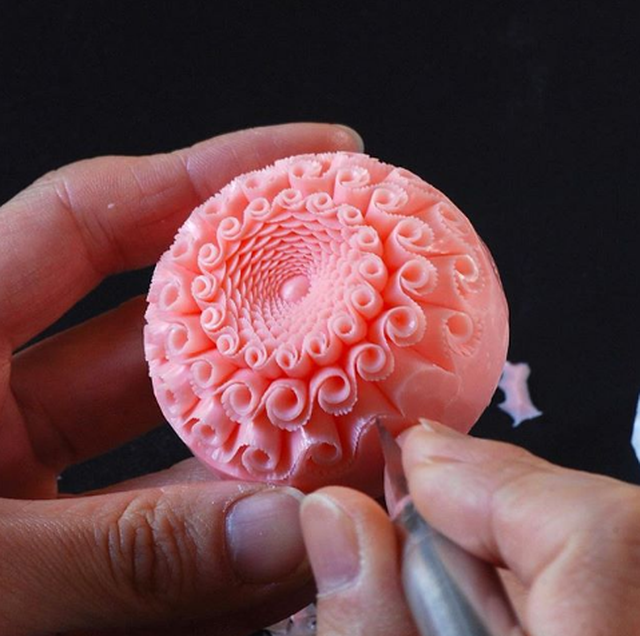 da mat xem nhung tac pham dieu khac tren banh xa phong