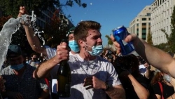 Bầu cử Mỹ 2020: Nụ cười và nước mắt của cử tri Mỹ sau chiến thắng của ông Joe Biden