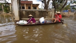 Dự báo thời tiết ngày và đêm nay (10/11): Bắc Bộ đêm, sáng sớm lạnh, ngày nắng; Trung Bộ, Tây Nguyên mưa rất to; Nam Bộ mưa rào