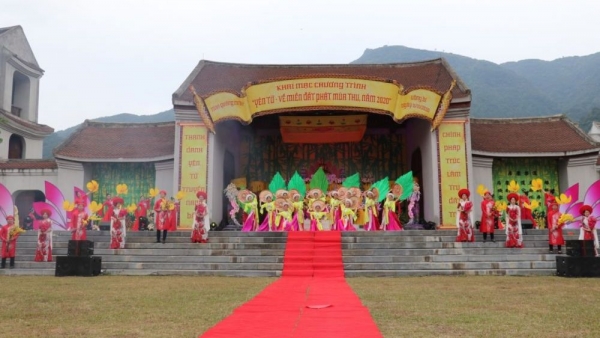 Khai mạc chương trình 