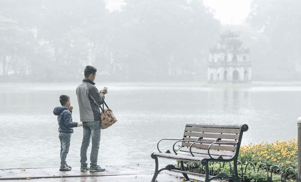 Dự báo thời tiết ngày và đêm nay (18/11): Bắc Bộ và Bắc Trung Bộ có sương mù; trời lạnh về đêm và sáng sớm; phía Nam ngày nắng, chiều tối mưa rào rải