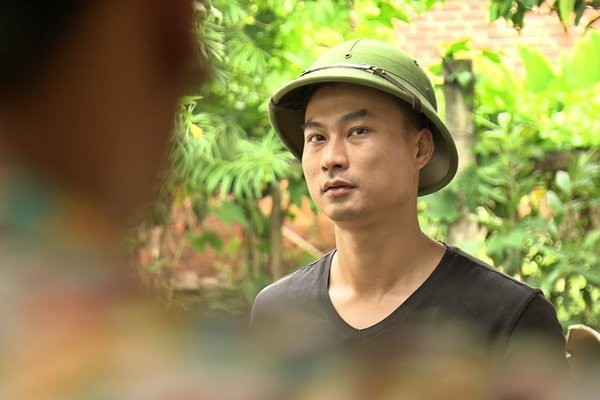 Phim sắp lên sóng VTV1: Hết mình cho vai diễn, Doãn Quốc Đam 'trọc đầu' trong phim Phố trong làng Phim sắp lên sóng VTV1: Hết mình cho vai diễn, Doãn Quốc Đam 'trọc đầu' trong phim Phố trong làng