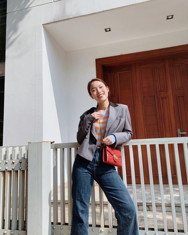 Phong cách trang nhã, cuốn hút của MC Khánh Vy dẫn Đường lên đỉnh Olympia