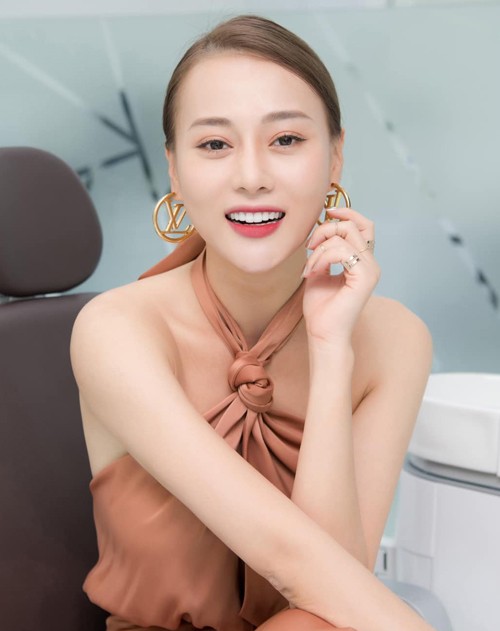 Nhan sắc Phương Oanh thăng hạng theo năm tháng