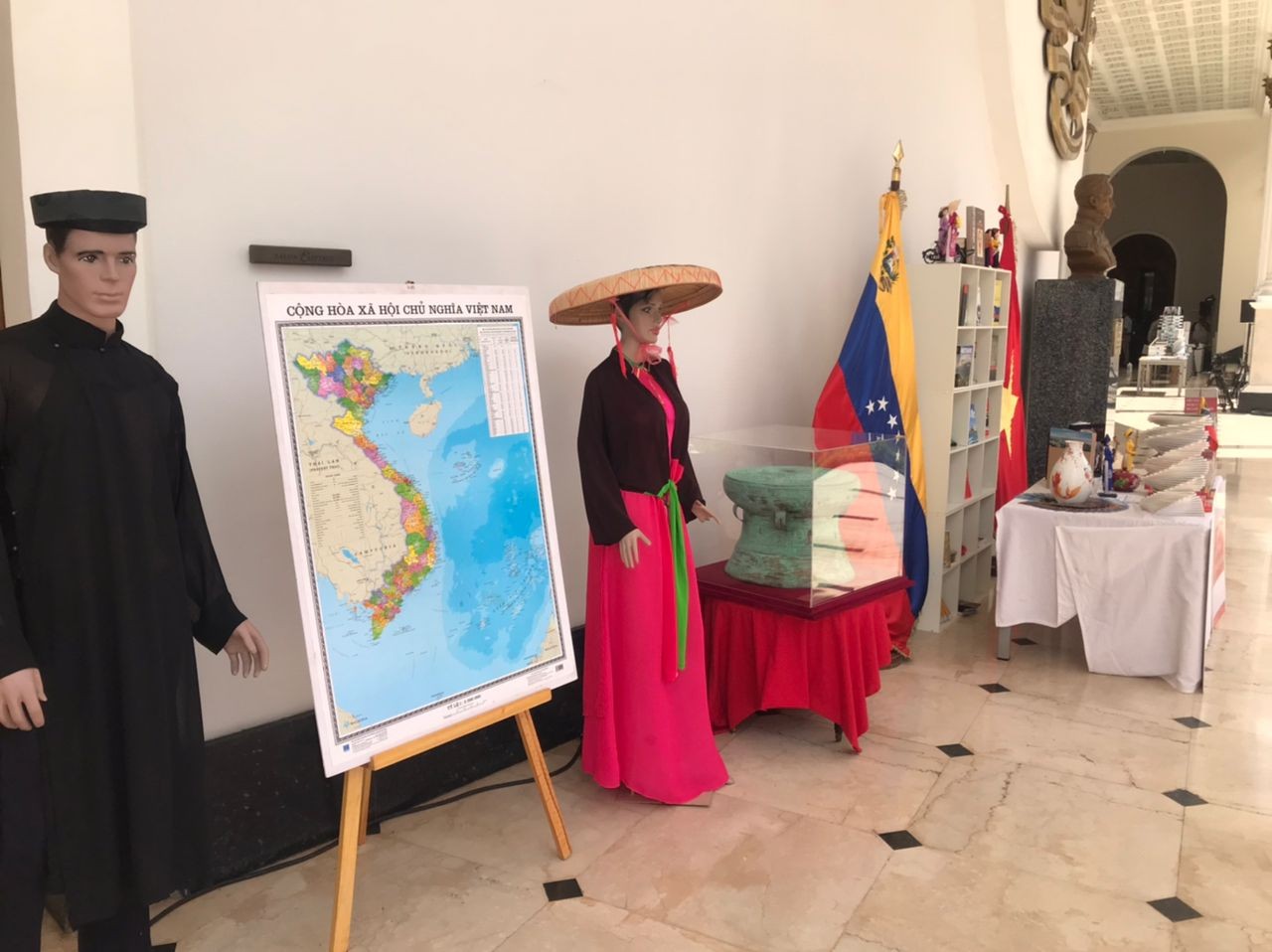 Việt Nam tham dự Hội chợ Sách Quốc tế Venezuela lần thứ 17 (FILVEN 2021)