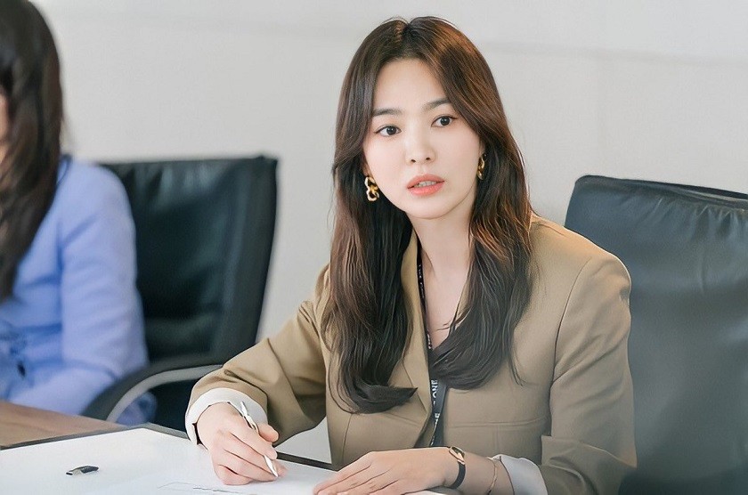 Người hâm mộ thích thú với tạo hình của Song Hye Kyo trong phim mới