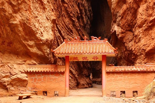 Trung Quốc: Hẻm núi lớn bí ẩn của dãy Thiên Sơn