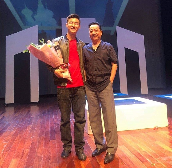 Diễn viên trẻ Duy Khánh đều vai công an trong hai phim Phố trong làng và Mặt nạ gương