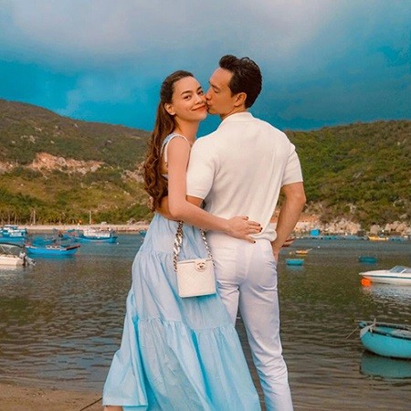 Thời trang tương xứng đẹp đôi Hồ Ngọc Hà bên Kim Lý