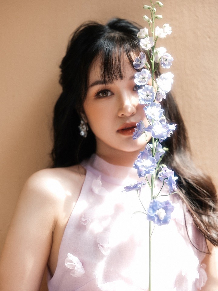 Nhan sắc rực rỡ, xinh tươi tuổi 19 diễn viên trẻ 'Hương vị tình thân' Nhan sắc rực rỡ, xinh tươi tuổi 19 diễn viên trẻ 'Hương vị tình thân'