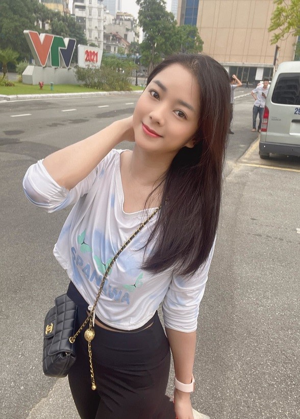 Đời thực sang chảnh đối lập hoàn toàn của nhân vật khổ nhất 'Phố trong làng'