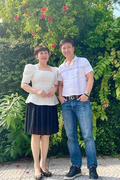 Hình ảnh mới nhất của NSND Minh Hòa và Huyền Lizzie, diễn viên Quốc Tuấn