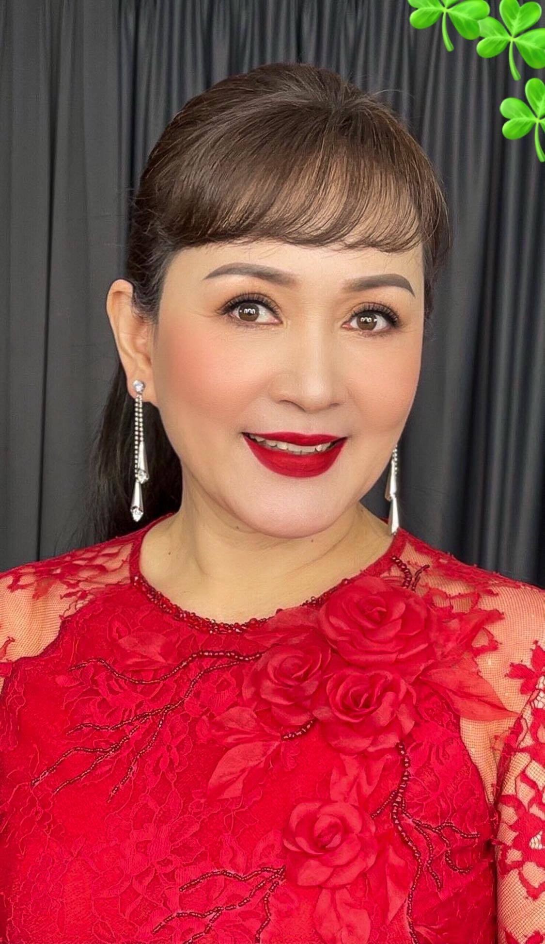 Bí quyết trẻ đẹp vượt thời gian của NSND Minh Hòa