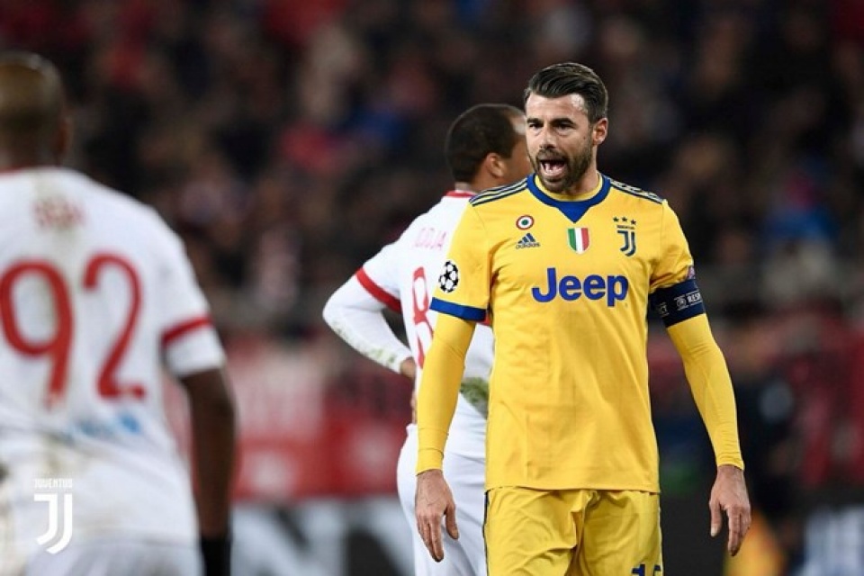 champions league xac dinh duoc them 4 doi vao vong knock out