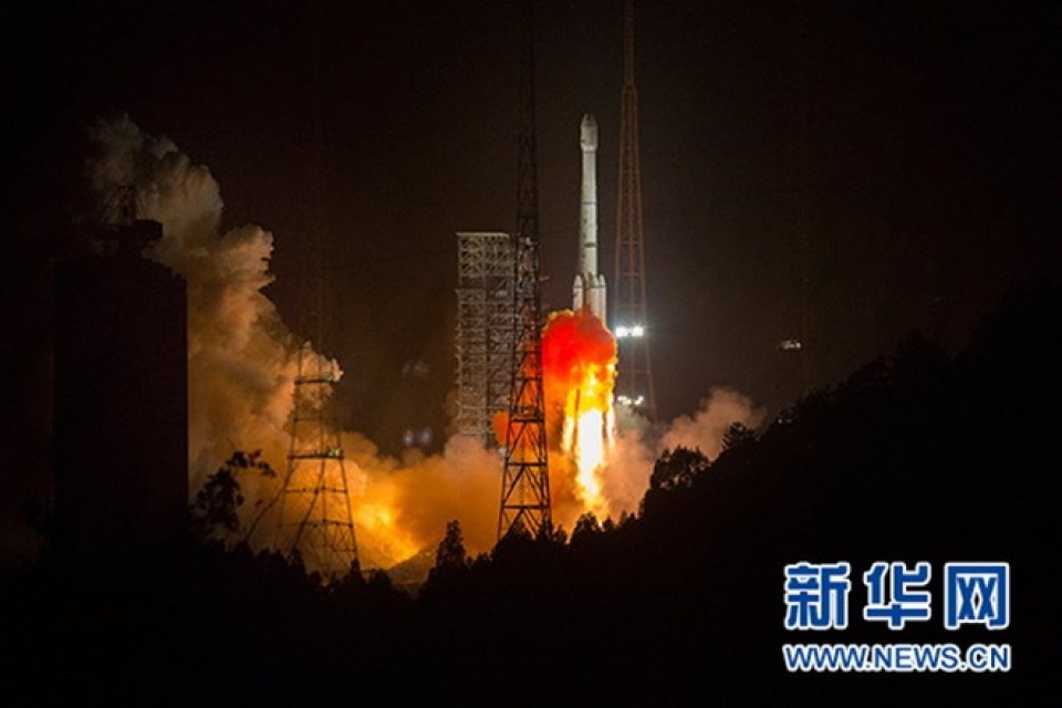 algeria phong thanh cong ve tinh vien thong alcomsat 1