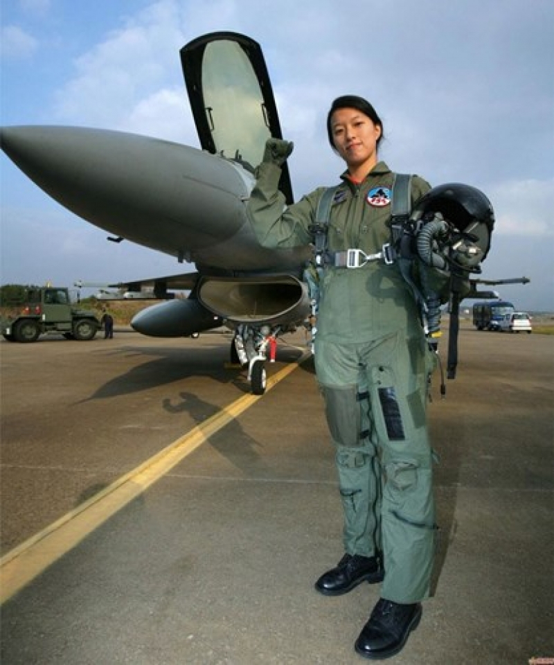 nhung bong hong hiem hoi lai may bay chien dau