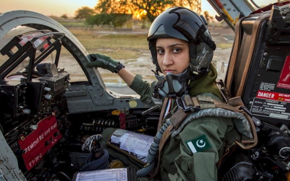 nhung bong hong hiem hoi lai may bay chien dau