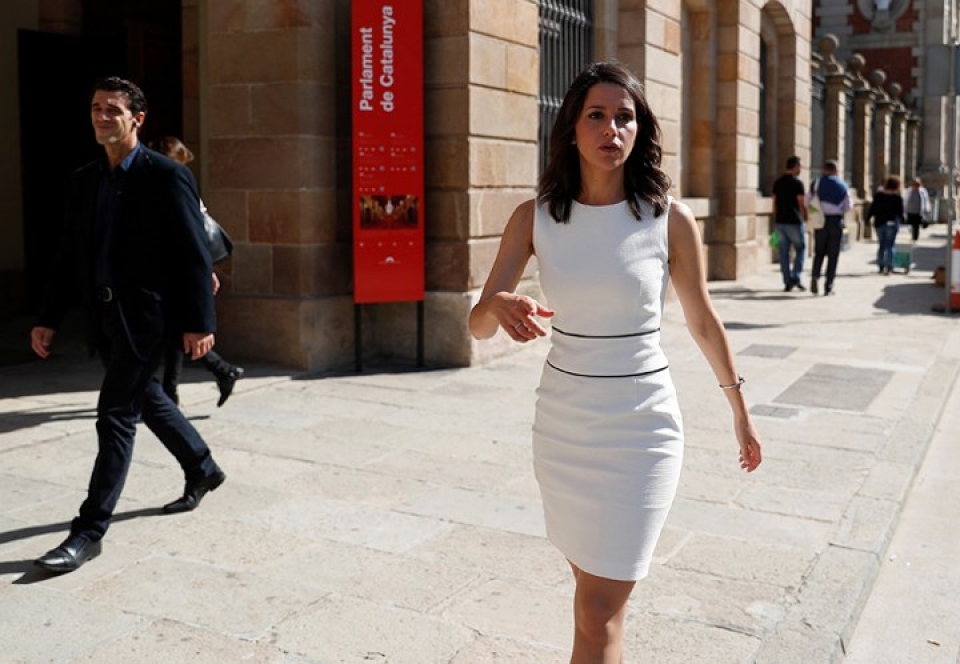 Nữ chính trị gia xinh đẹp ghi dấu ấn trong bầu cử Catalonia nu chinh tri gia xinh dep gay dau an trong bau cu catalonia
