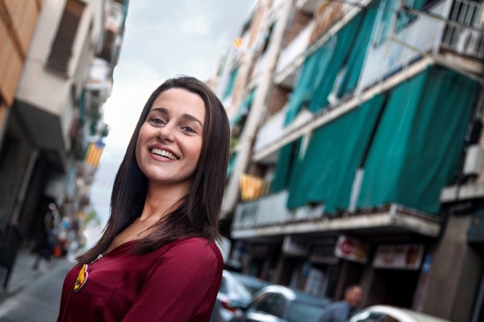 Nữ chính trị gia xinh đẹp ghi dấu ấn trong bầu cử Catalonia nu chinh tri gia xinh dep gay dau an trong bau cu catalonia