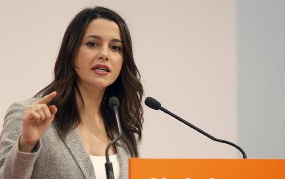 Nữ chính trị gia xinh đẹp ghi dấu ấn trong bầu cử Catalonia nu chinh tri gia xinh dep gay dau an trong bau cu catalonia