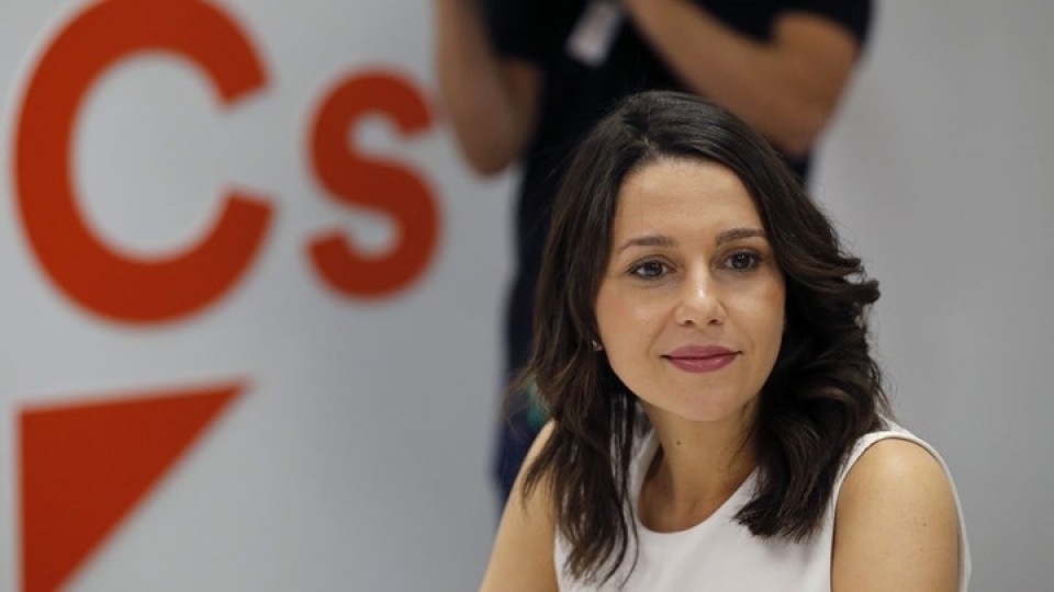 Nữ chính trị gia xinh đẹp ghi dấu ấn trong bầu cử Catalonia nu chinh tri gia xinh dep gay dau an trong bau cu catalonia