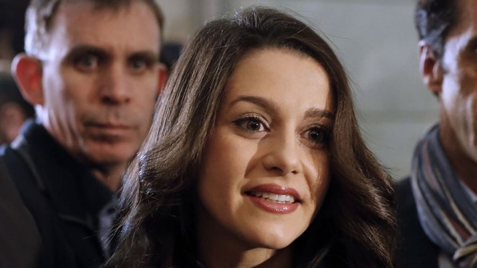 Nữ chính trị gia xinh đẹp ghi dấu ấn trong bầu cử Catalonia nu chinh tri gia xinh dep gay dau an trong bau cu catalonia