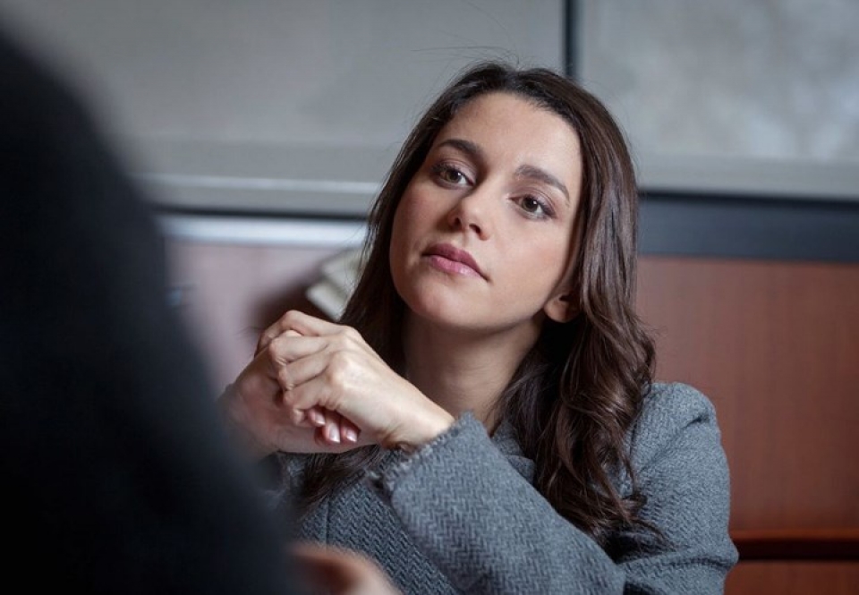 Nữ chính trị gia xinh đẹp ghi dấu ấn trong bầu cử Catalonia nu chinh tri gia xinh dep gay dau an trong bau cu catalonia