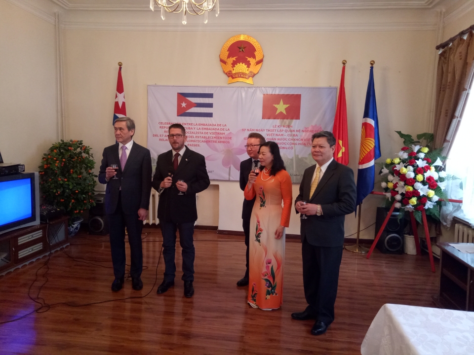 cuba ban dong hanh than thiet cua nhan dan viet nam