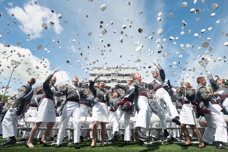 nhung khoanh khac xuc dong trong doi binh nghiep cua binh si my