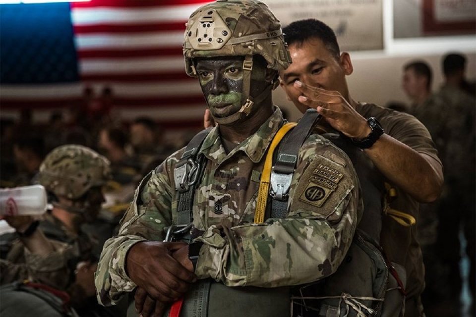 nhung khoanh khac xuc dong trong doi binh nghiep cua binh si my